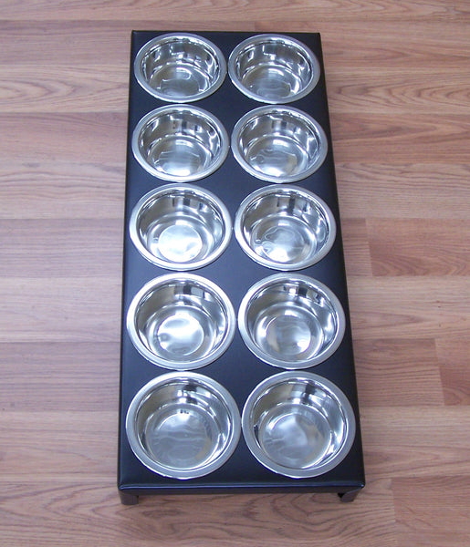 Puppy feeder black powdercoated steel 10 bowls