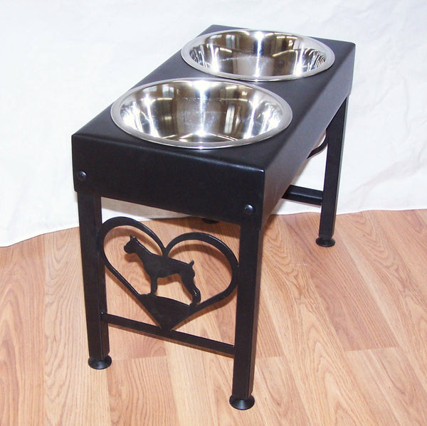 Elevated dog feeder for boxer